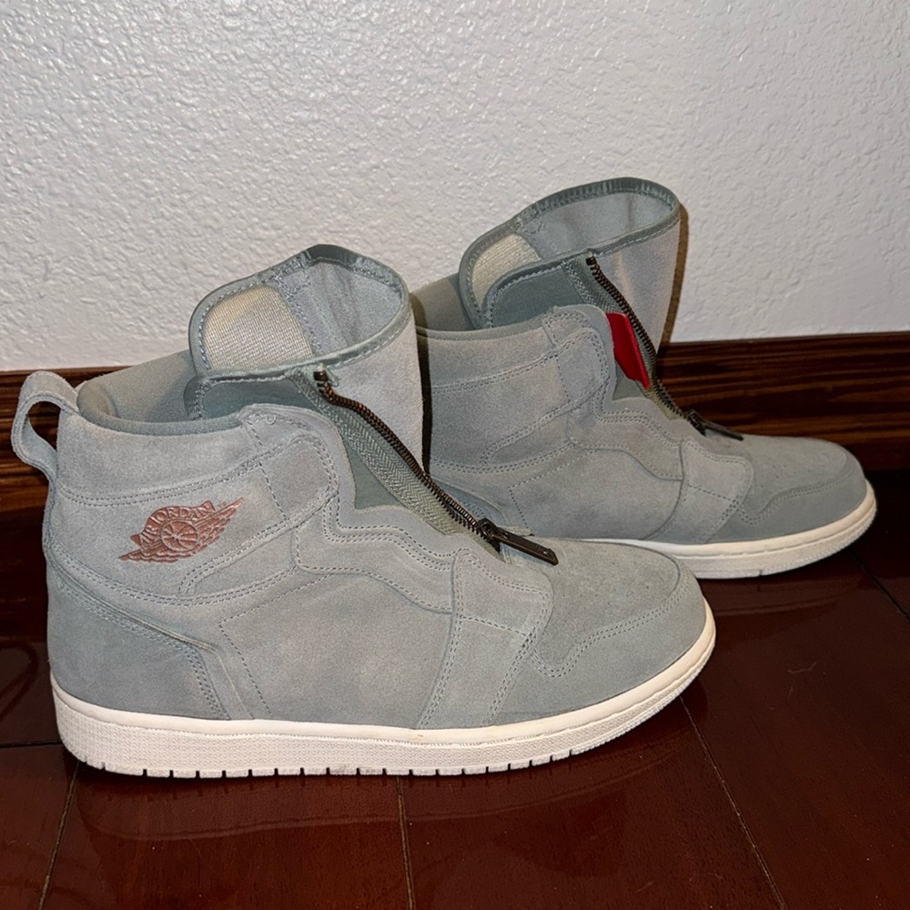 Size 9 women’s Nike Air Jordan’s